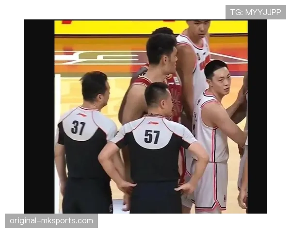 发球五秒违例怎么判定？这两个关键细节最容易出错。